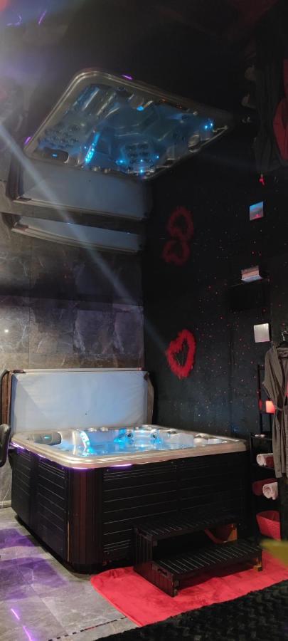 غرونوبل Loft Romantique Hammam Spa Privatif Playroom المظهر الخارجي الصورة